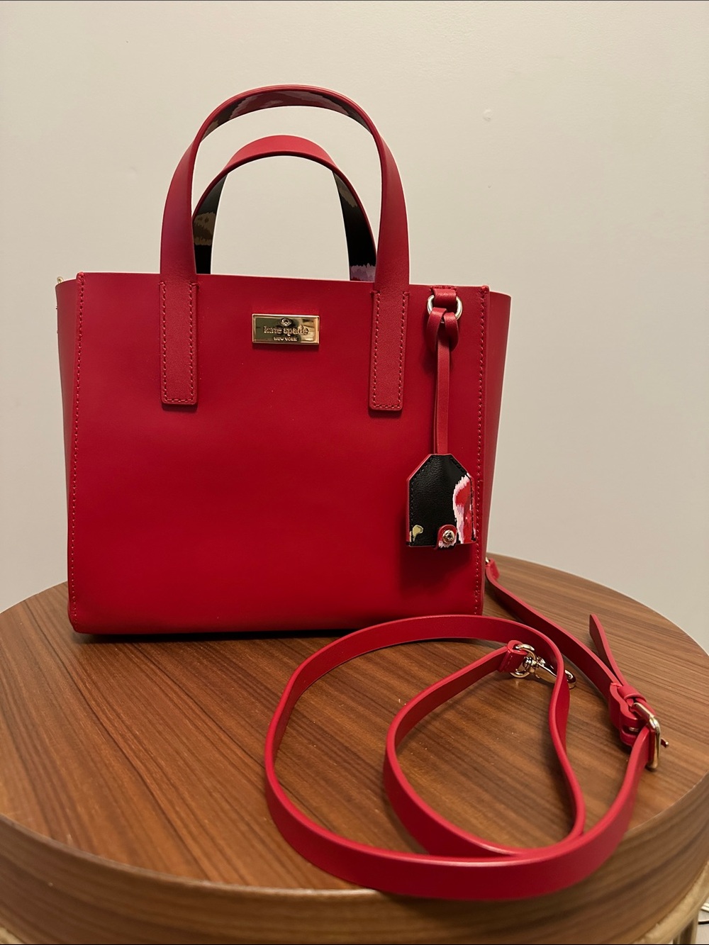 ‼️ OPEN TO OFFERS ‼️
Kate Spade Red Leather Tote Handbag with Detachable Strap